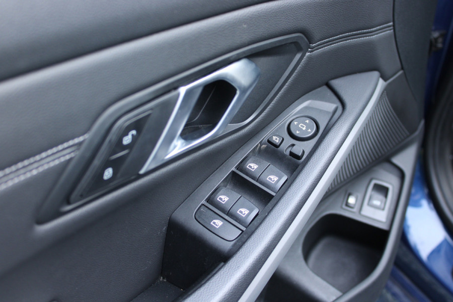 BMW 3 Serie Touring 320e HYBRID AUT. BUSINESS SPORT LEDER/CAMERA/CARPLAY
