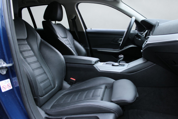 BMW 3 Serie Touring 320e HYBRID AUT. BUSINESS SPORT LEDER/CAMERA/CARPLAY