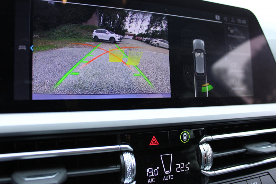 BMW 3 Serie Touring 320e HYBRID AUT. BUSINESS SPORT LEDER/CAMERA/CARPLAY