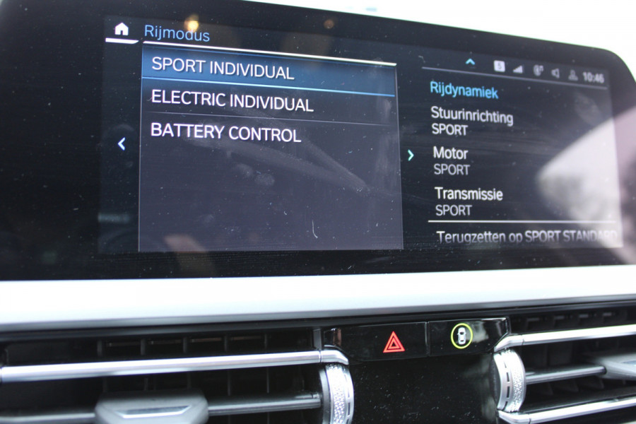 BMW 3 Serie Touring 320e HYBRID AUT. BUSINESS SPORT LEDER/CAMERA/CARPLAY
