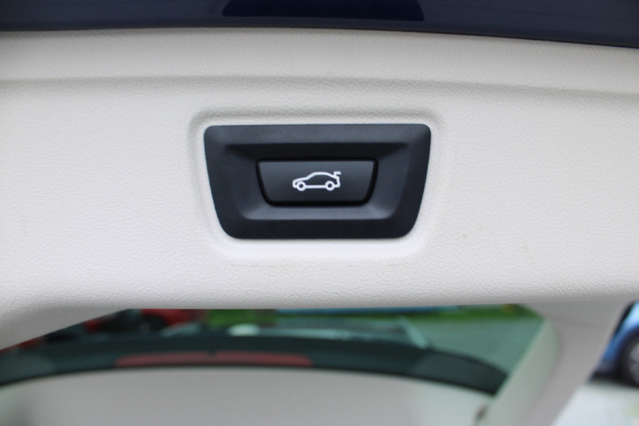 BMW 3 Serie Touring 320e HYBRID AUT. BUSINESS SPORT LEDER/CAMERA/CARPLAY