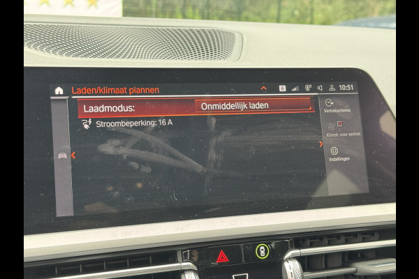 BMW 3 Serie Touring 320e HYBRID AUT. BUSINESS SPORT LEDER/CAMERA/CARPLAY