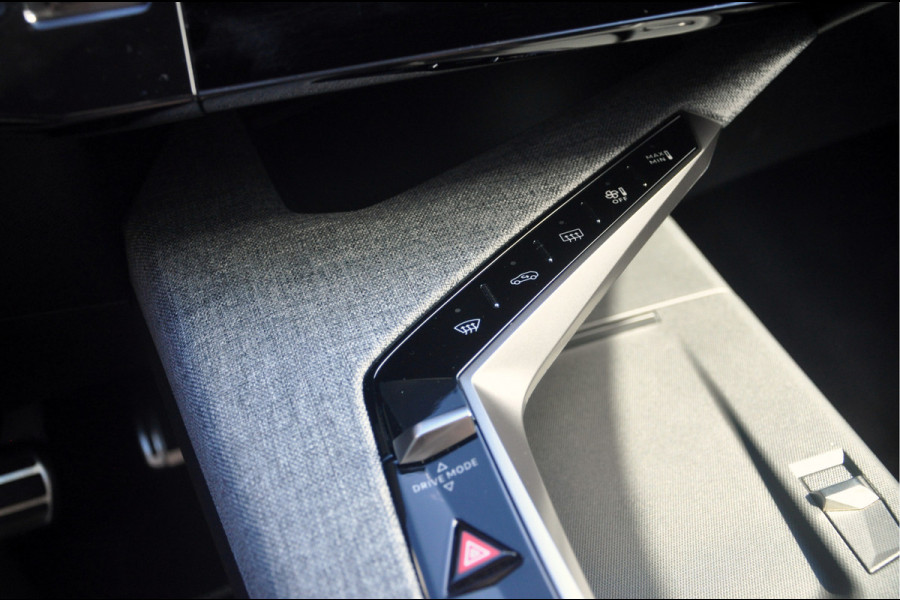 Peugeot 3008 1.2 Hybrid 145 GT e-DSC6 | Camera | Navigatie