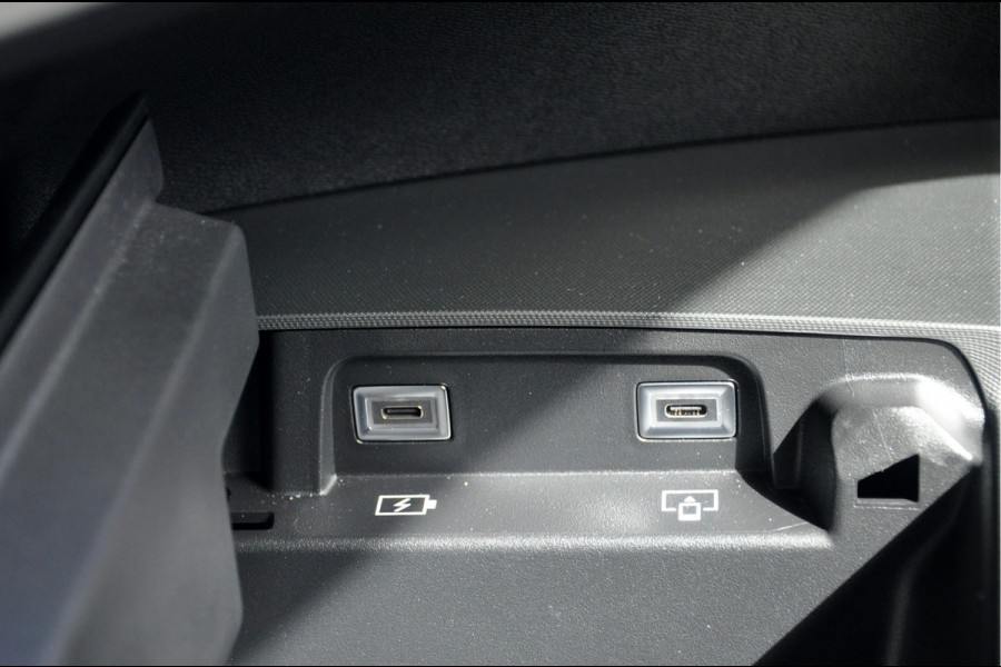 Peugeot 3008 1.2 Hybrid 145 GT e-DSC6 | Camera | Navigatie