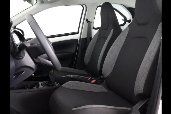 Toyota Aygo X 1.0 VVT-i MT Play | SLECHTS 5.300 KM! | Apple Carplay & AndroidAUTO | Camera | 1e eigenaar |