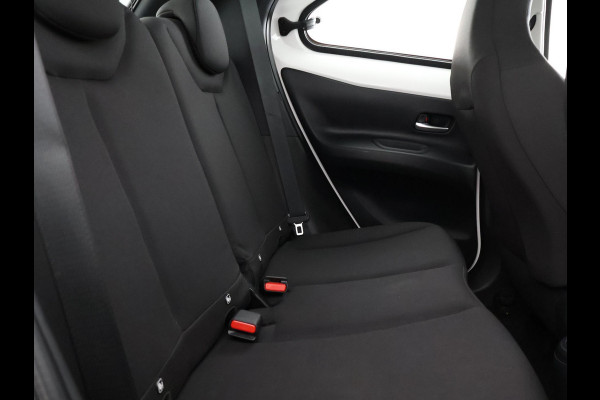 Toyota Aygo X 1.0 VVT-i MT Play | SLECHTS 5.300 KM! | Apple Carplay & AndroidAUTO | Camera | 1e eigenaar |