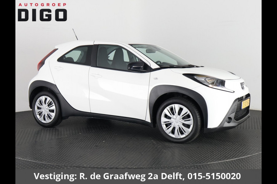 Toyota Aygo X 1.0 VVT-i MT Play | SLECHTS 5.300 KM! | Apple Carplay & AndroidAUTO | Camera | 1e eigenaar |