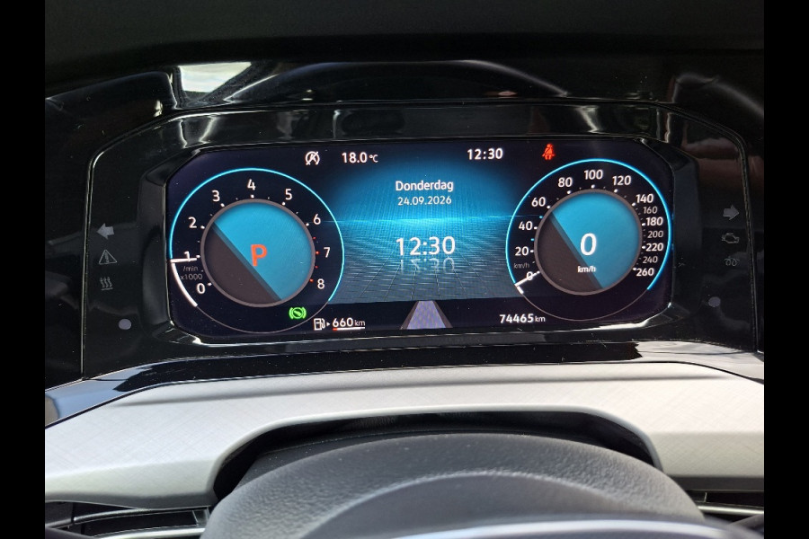 Volkswagen Golf 1.0 Life AUTOMAAT * Parkeerhulp * Climate control * Carplay