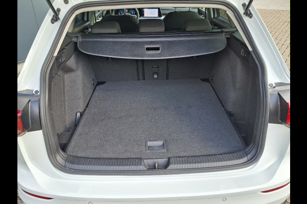 Volkswagen Golf 1.0 Life AUTOMAAT * Parkeerhulp * Climate control * Carplay