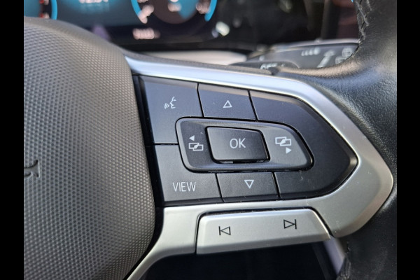 Volkswagen Golf 1.0 Life AUTOMAAT * Parkeerhulp * Climate control * Carplay