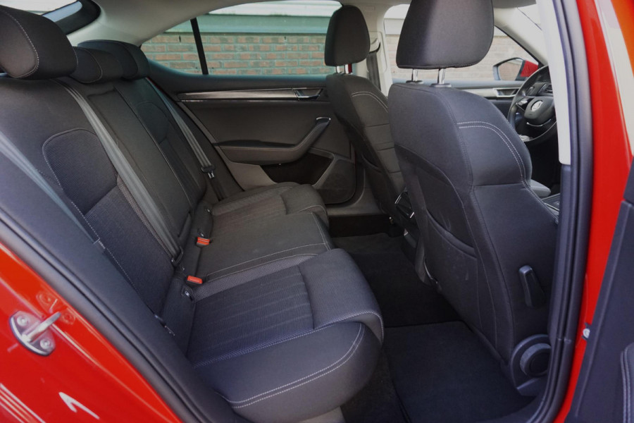 Škoda Superb 1.4 TSI iV Business Edition Plus/TREKHAAK/CAMERA!