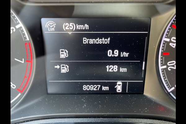 Opel Corsa 1.4 Favourite | NL-auto | navigatie | pdc achter