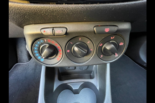 Opel Corsa 1.4 Favourite | NL-auto | navigatie | pdc achter