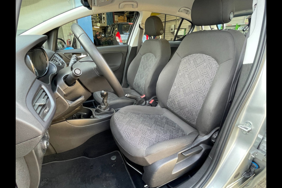 Opel Corsa 1.4 Favourite | NL-auto | navigatie | pdc achter