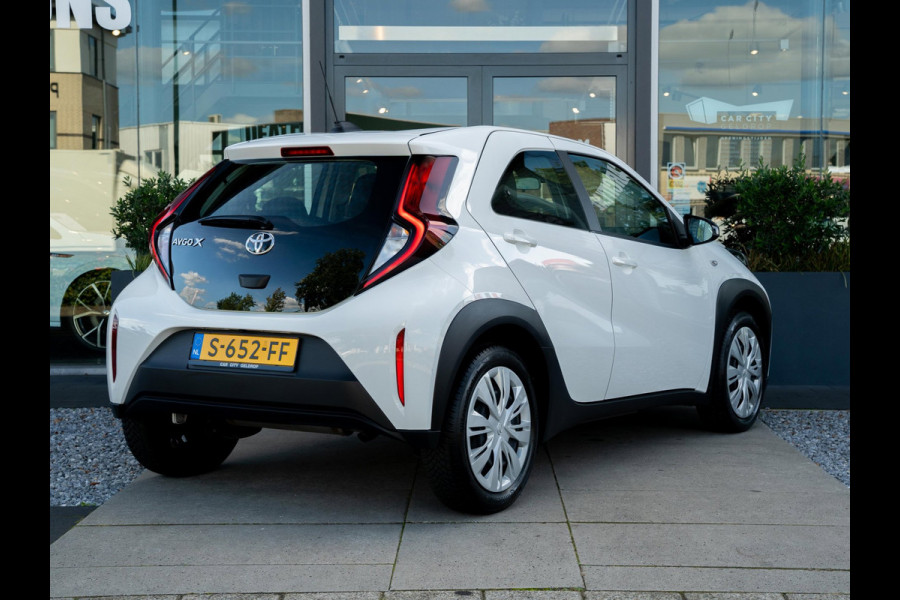Toyota Aygo X 1.0 VVT-i Play | Adaptive Cruise | Camera | DAB