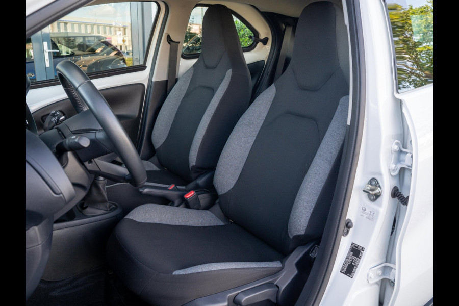 Toyota Aygo X 1.0 VVT-i Play | Adaptive Cruise | Camera | DAB