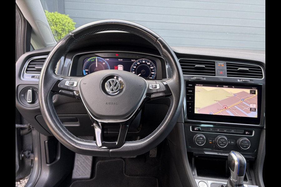 Volkswagen e-Golf e-Golf ✓SOH 90.2%✓1e Eigenaar✓Dealer Onderhouden✓Camera✓Carplay✓Navi✓Virtual Cockpit✓LED✓Pdc V+A✓Keyless✓Lm velgen✓Bj 12-2018✓N.A.P✓Apk tot 01-2027
