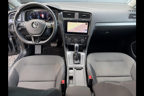 Volkswagen e-Golf e-Golf ✓SOH 90.2%✓1e Eigenaar✓Dealer Onderhouden✓Camera✓Carplay✓Navi✓Virtual Cockpit✓LED✓Pdc V+A✓Keyless✓Lm velgen✓Bj 12-2018✓N.A.P✓Apk tot 01-2027