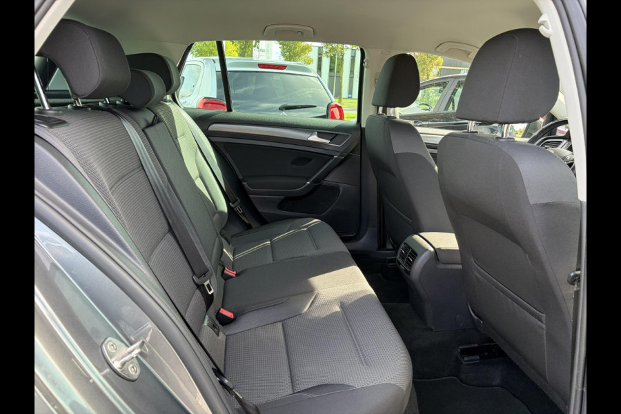 Volkswagen e-Golf e-Golf ✓SOH 90.2%✓1e Eigenaar✓Dealer Onderhouden✓Camera✓Carplay✓Navi✓Virtual Cockpit✓LED✓Pdc V+A✓Keyless✓Lm velgen✓Bj 12-2018✓N.A.P✓Apk tot 01-2027