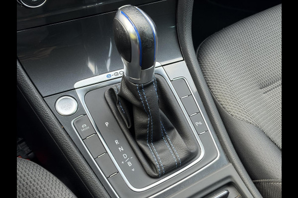 Volkswagen e-Golf e-Golf ✓SOH 90.2%✓1e Eigenaar✓Dealer Onderhouden✓Camera✓Carplay✓Navi✓Virtual Cockpit✓LED✓Pdc V+A✓Keyless✓Lm velgen✓Bj 12-2018✓N.A.P✓Apk tot 01-2027