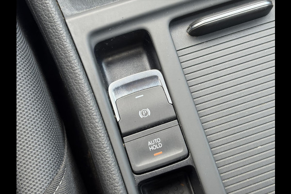 Volkswagen e-Golf e-Golf ✓SOH 90.2%✓1e Eigenaar✓Dealer Onderhouden✓Camera✓Carplay✓Navi✓Virtual Cockpit✓LED✓Pdc V+A✓Keyless✓Lm velgen✓Bj 12-2018✓N.A.P✓Apk tot 01-2027