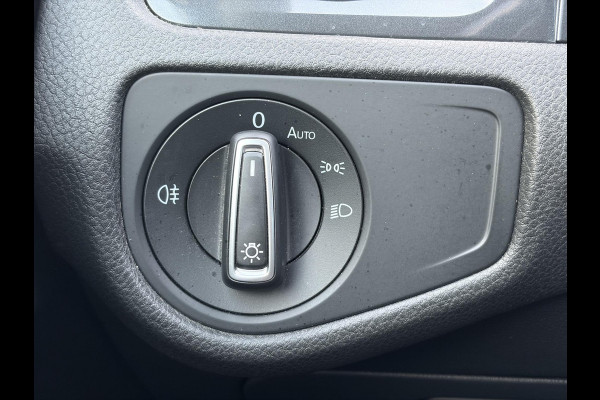 Volkswagen e-Golf e-Golf ✓SOH 90.2%✓1e Eigenaar✓Dealer Onderhouden✓Camera✓Carplay✓Navi✓Virtual Cockpit✓LED✓Pdc V+A✓Keyless✓Lm velgen✓Bj 12-2018✓N.A.P✓Apk tot 01-2027