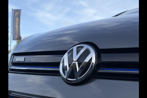 Volkswagen e-Golf e-Golf ✓SOH 90.2%✓1e Eigenaar✓Dealer Onderhouden✓Camera✓Carplay✓Navi✓Virtual Cockpit✓LED✓Pdc V+A✓Keyless✓Lm velgen✓Bj 12-2018✓N.A.P✓Apk tot 01-2027