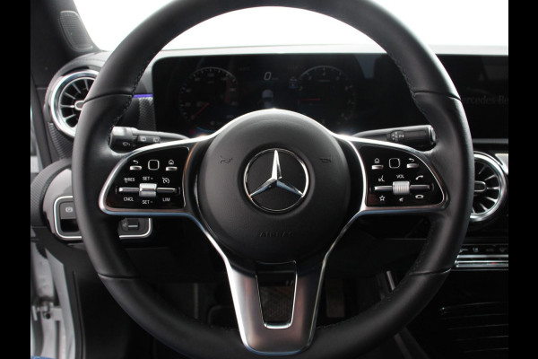 Mercedes-Benz CLA-Klasse Shooting Brake 200 Progressive Premium Climate control Parkeersensoren Achteruitrij camera verwarmde voorstoelen Navigatie Cruise control Lane assist LED