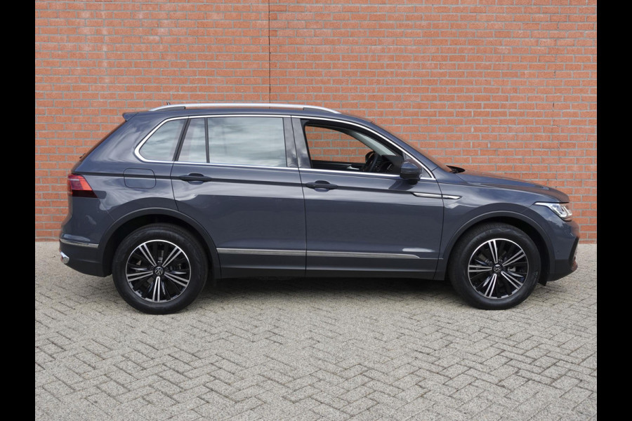 Volkswagen Tiguan 1.5 TSI 150pk DSG Elegance Navigatie Apple Carplay / Android Auto Parkeersensoren Camera Adaptieve Cruise Control Stuur-en stoelverwarming Matrix LED-koplampen Virtual Cockpit Getinte ramen Climate Control ErgoActive stoelen