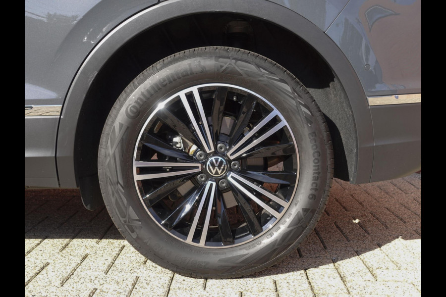 Volkswagen Tiguan 1.5 TSI 150pk DSG Elegance Navigatie Apple Carplay / Android Auto Parkeersensoren Camera Adaptieve Cruise Control Stuur-en stoelverwarming Matrix LED-koplampen Virtual Cockpit Getinte ramen Climate Control ErgoActive stoelen