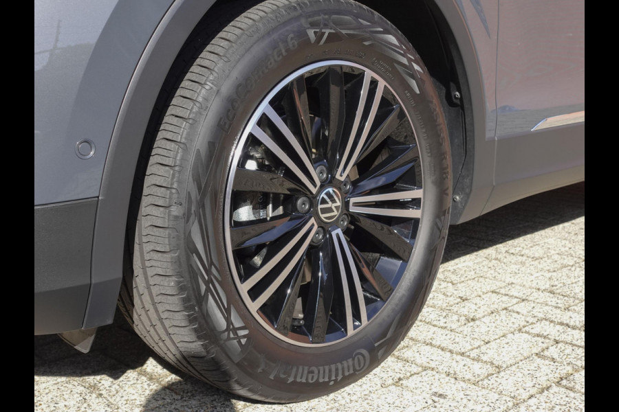 Volkswagen Tiguan 1.5 TSI 150pk DSG Elegance Navigatie Apple Carplay / Android Auto Parkeersensoren Camera Adaptieve Cruise Control Stuur-en stoelverwarming Matrix LED-koplampen Virtual Cockpit Getinte ramen Climate Control ErgoActive stoelen