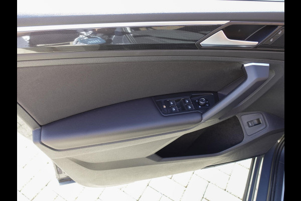 Volkswagen Tiguan 1.5 TSI 150pk DSG Elegance Navigatie Apple Carplay / Android Auto Parkeersensoren Camera Adaptieve Cruise Control Stuur-en stoelverwarming Matrix LED-koplampen Virtual Cockpit Getinte ramen Climate Control ErgoActive stoelen