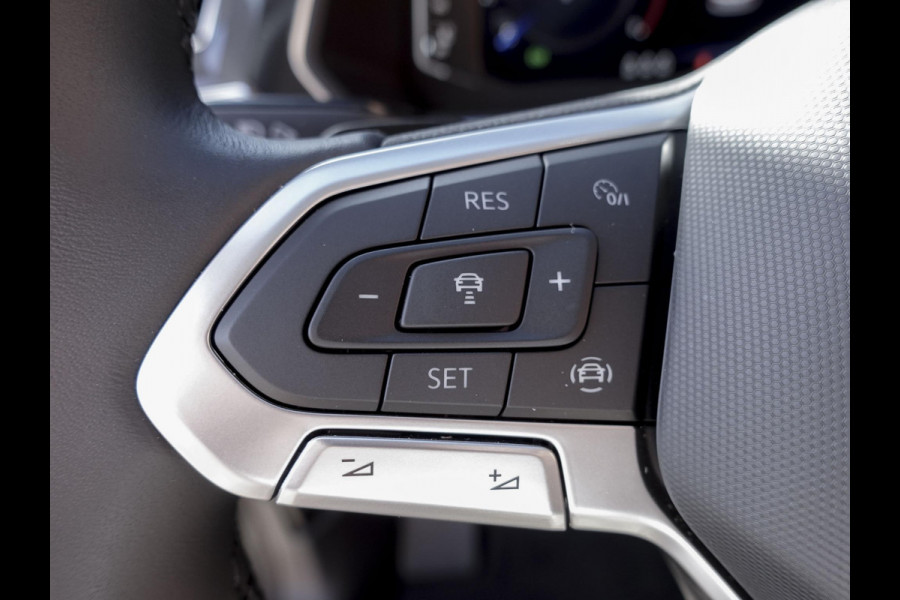 Volkswagen Tiguan 1.5 TSI 150pk DSG Elegance Navigatie Apple Carplay / Android Auto Parkeersensoren Camera Adaptieve Cruise Control Stuur-en stoelverwarming Matrix LED-koplampen Virtual Cockpit Getinte ramen Climate Control ErgoActive stoelen