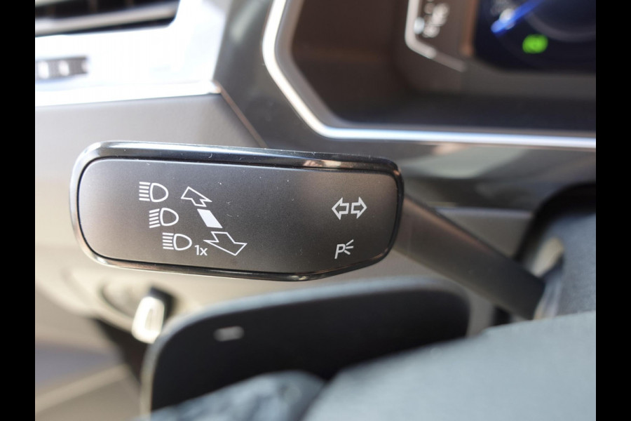 Volkswagen Tiguan 1.5 TSI 150pk DSG Elegance Navigatie Apple Carplay / Android Auto Parkeersensoren Camera Adaptieve Cruise Control Stuur-en stoelverwarming Matrix LED-koplampen Virtual Cockpit Getinte ramen Climate Control ErgoActive stoelen