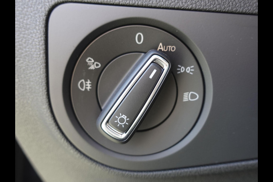 Volkswagen Tiguan 1.5 TSI 150pk DSG Elegance Navigatie Apple Carplay / Android Auto Parkeersensoren Camera Adaptieve Cruise Control Stuur-en stoelverwarming Matrix LED-koplampen Virtual Cockpit Getinte ramen Climate Control ErgoActive stoelen