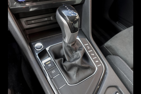 Volkswagen Tiguan 1.5 TSI 150pk DSG Elegance Navigatie Apple Carplay / Android Auto Parkeersensoren Camera Adaptieve Cruise Control Stuur-en stoelverwarming Matrix LED-koplampen Virtual Cockpit Getinte ramen Climate Control ErgoActive stoelen