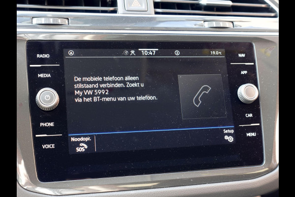 Volkswagen Tiguan 1.5 TSI 150pk DSG Elegance Navigatie Apple Carplay / Android Auto Parkeersensoren Camera Adaptieve Cruise Control Stuur-en stoelverwarming Matrix LED-koplampen Virtual Cockpit Getinte ramen Climate Control ErgoActive stoelen