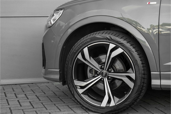 Audi Q3 Sportback 35 TFSI S Edition Zwart Optiek Chronosgrau Leder Camera 20"
