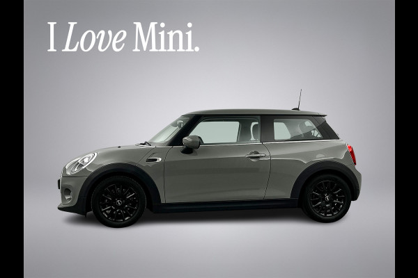 MINI 3-deurs 1.5 Essential Facelift Digital Cockpit/Carplay/Navi/Keyless entry/Park.sens