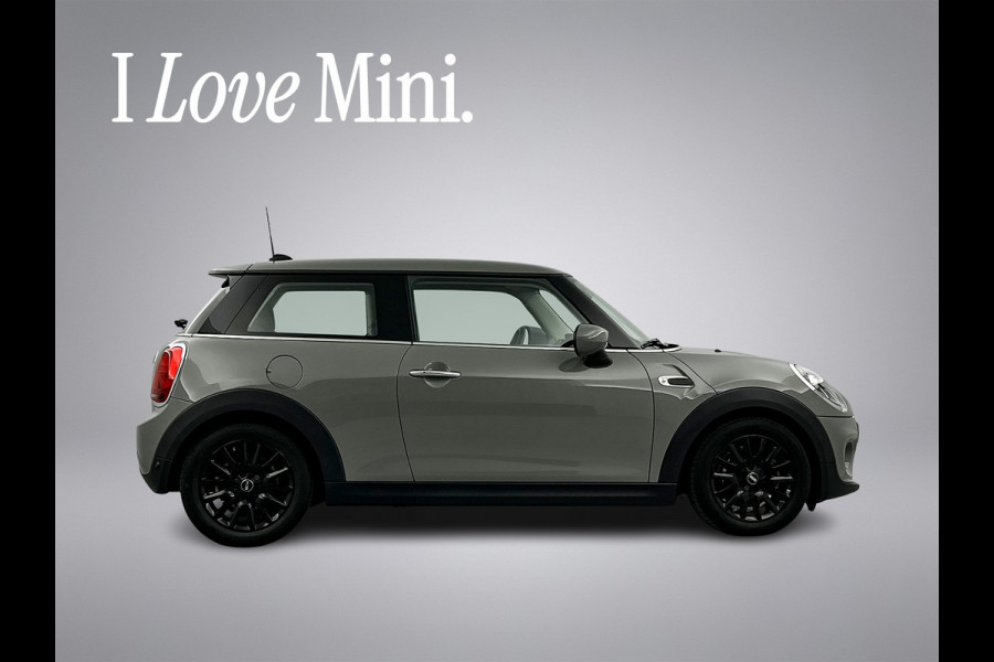 MINI 3-deurs 1.5 Essential Facelift Digital Cockpit/Carplay/Navi/Keyless entry/Park.sens