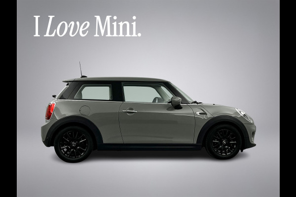 MINI 3-deurs 1.5 Essential Facelift Digital Cockpit/Carplay/Navi/Keyless entry/Park.sens