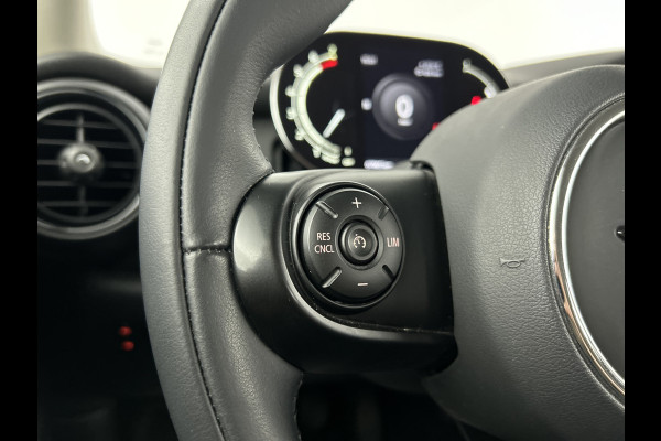 MINI 3-deurs 1.5 Essential Facelift Digital Cockpit/Carplay/Navi/Keyless entry/Park.sens