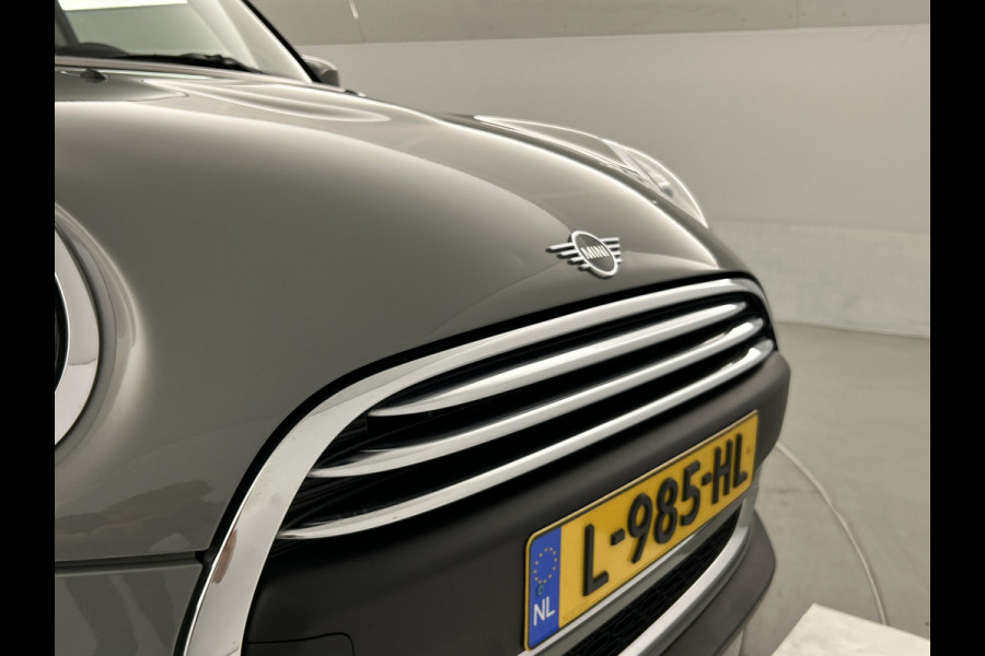 MINI 3-deurs 1.5 Essential Facelift Digital Cockpit/Carplay/Navi/Keyless entry/Park.sens