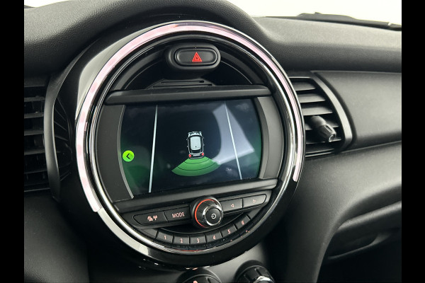MINI 3-deurs 1.5 Essential Facelift Digital Cockpit/Carplay/Navi/Keyless entry/Park.sens