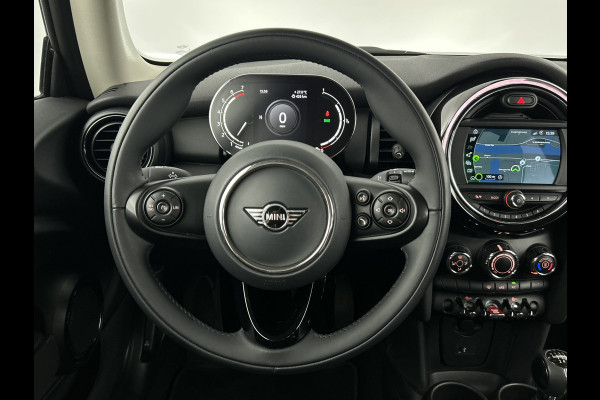 MINI 3-deurs 1.5 Essential Facelift Digital Cockpit/Carplay/Navi/Keyless entry/Park.sens