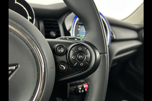 MINI 3-deurs 1.5 Essential Facelift Digital Cockpit/Carplay/Navi/Keyless entry/Park.sens