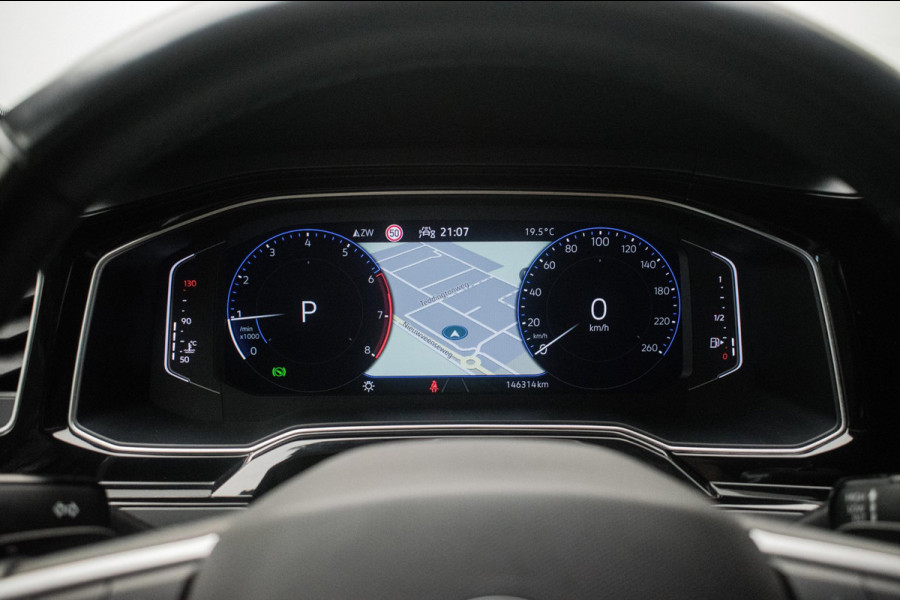 Volkswagen Polo 1.0 TSI R-LINE NL-auto [ IQ Light Stoelverwarming Virtual Cockpit Alcantara Adaptive Cruise Control Lane Assist ]