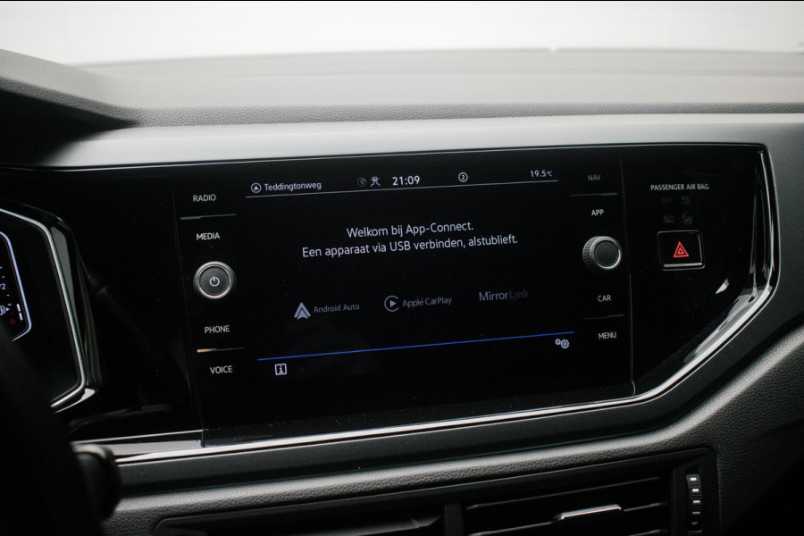 Volkswagen Polo 1.0 TSI R-LINE NL-auto [ IQ Light Stoelverwarming Virtual Cockpit Alcantara Adaptive Cruise Control Lane Assist ]
