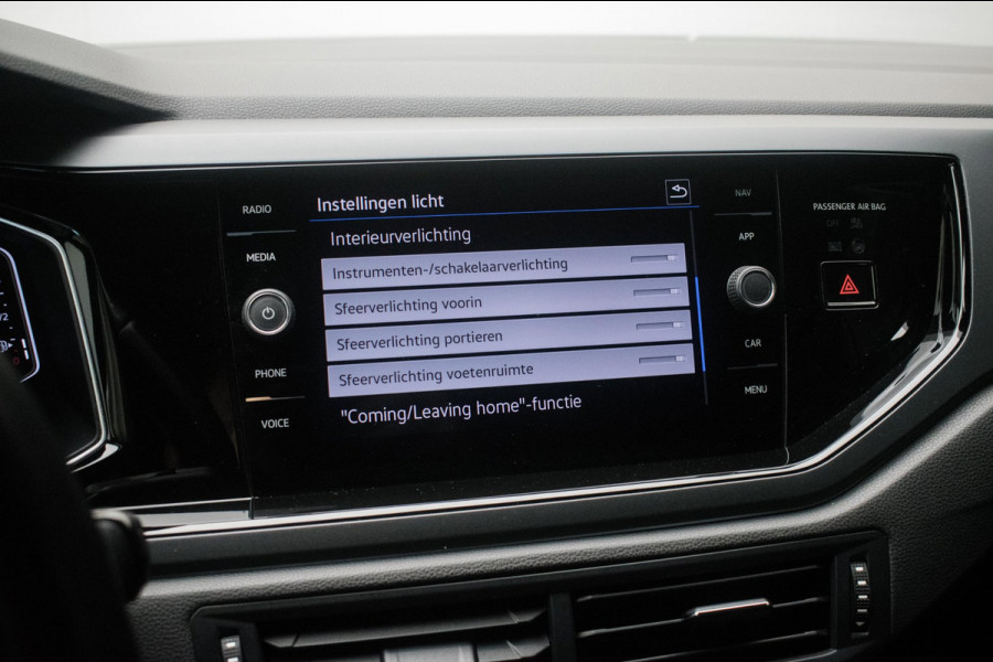 Volkswagen Polo 1.0 TSI R-LINE NL-auto [ IQ Light Stoelverwarming Virtual Cockpit Alcantara Adaptive Cruise Control Lane Assist ]