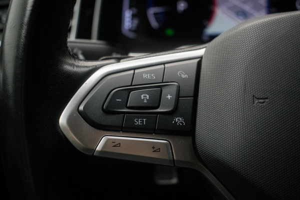 Volkswagen Polo 1.0 TSI R-LINE NL-auto [ IQ Light Stoelverwarming Virtual Cockpit Alcantara Adaptive Cruise Control Lane Assist ]